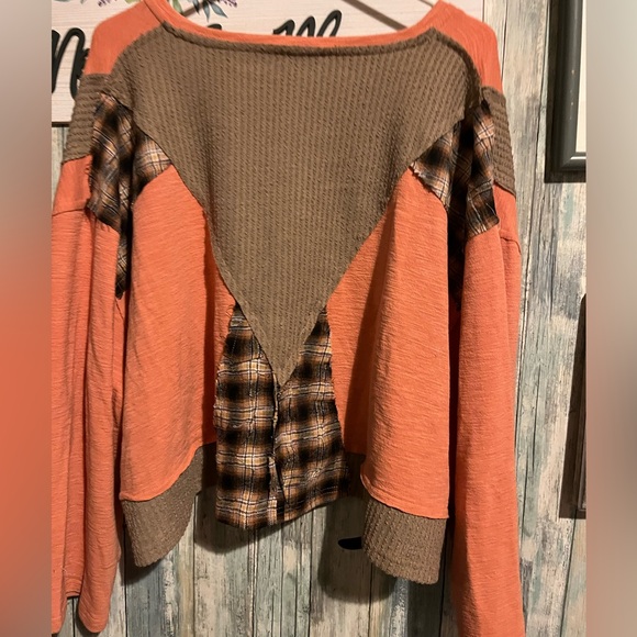 POL Orange and Brown Plaid V-Neck Patchwork Top - Picture 4 of 5